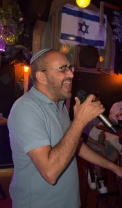 גור אריה יהודה - אחד הזמרים!