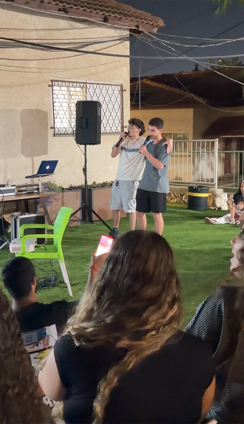 קריוקי לילדים דואט עם צוות רקריוקי