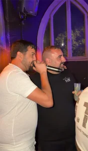 הזמרים ששרים אצלנו נהנים מקסימום