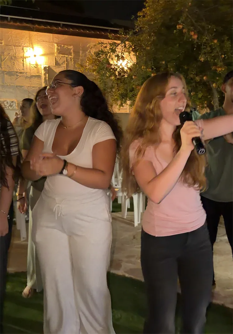 אירוע קריוקי לעובדי כפר הילדים בכרמיאל