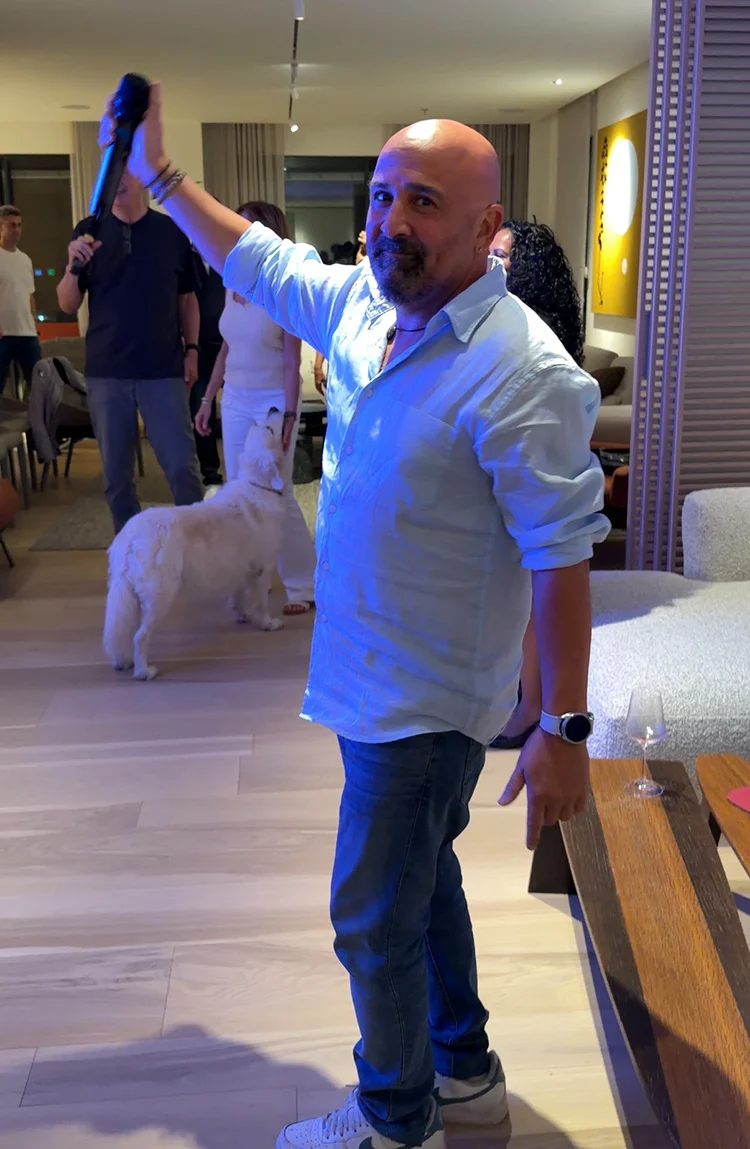 משתתף בקריוקי ששר נפלא! משתתף בקריוקי ששר נפלא!